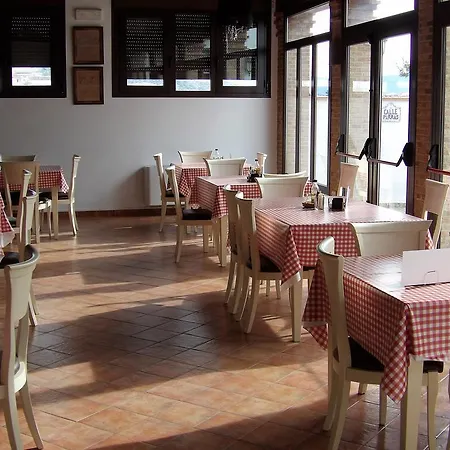 Hospederia Castillo De Country house *